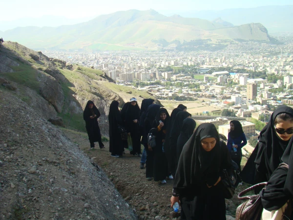 کوهپیمایی به مناسبت روز زن