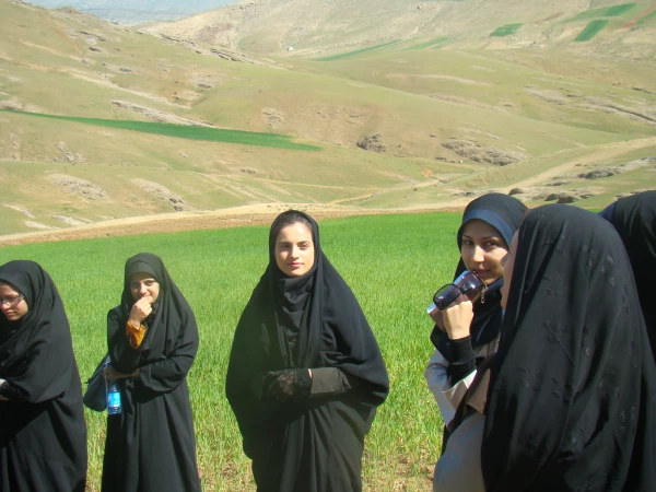 کوهپیمایی به مناسبت روز زن