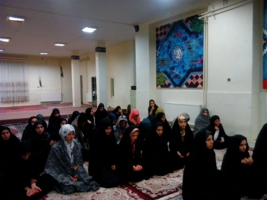 برگزاری برنامه به مناسبت هفته خوابگاه 4