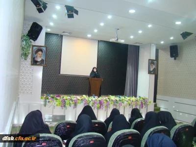 نشست صمیمی ریاست پردیس با دانشجویان