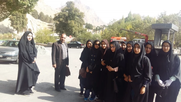 بازدید علمی دانشجویان رشته تاریخ ازاماکن تاریخی کرمانشاه