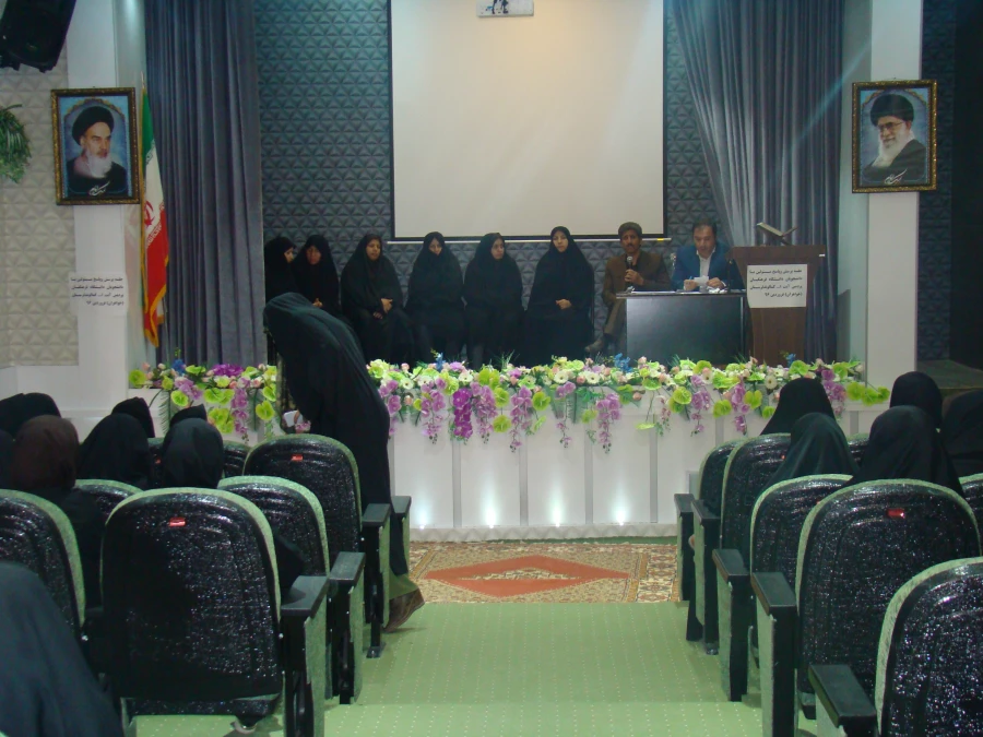 نشست با دانشجویان