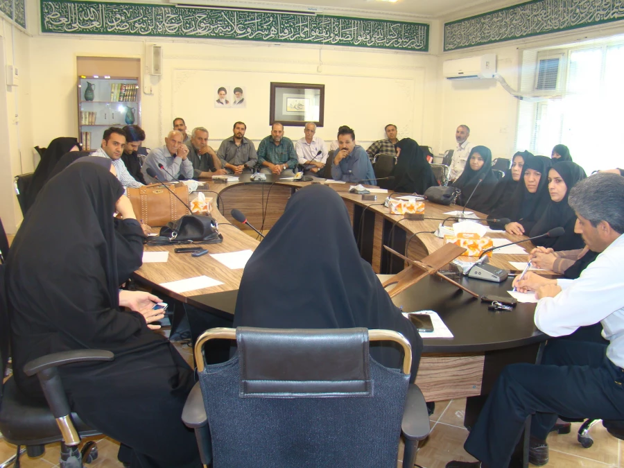 جلسه آشنایی و تبادل نظر سرپرست جدید پردیس آیت الله کمالوند لرستان با کارکنان