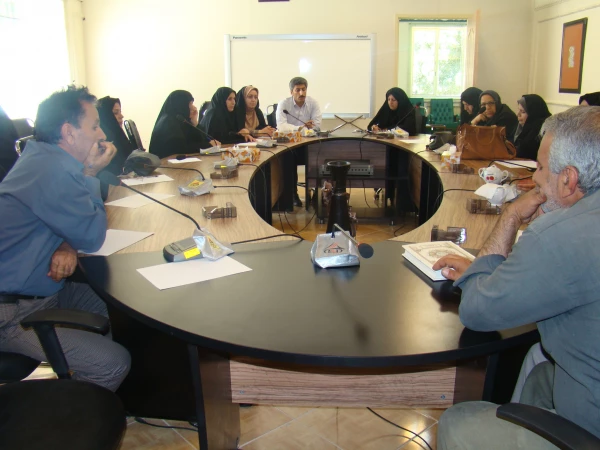 جلسه آشنایی و تبادل نظر سرپرست جدید پردیس آیت الله کمالوند لرستان با کارکنان