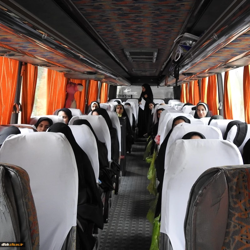 اعزام دانشجویان، کارکنان و مسئولین  پردیس آیت اله کمالوند جهت دیدار با مقام معظم رهبری