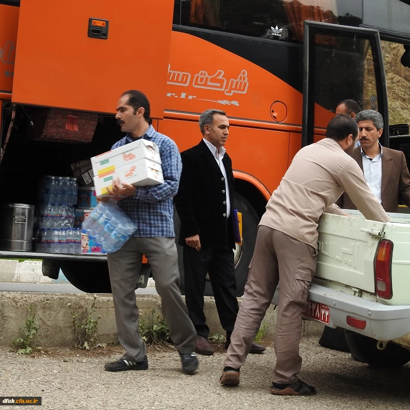 اعزام دانشجویان، کارکنان و مسئولین  پردیس آیت اله کمالوند جهت دیدار با مقام معظم رهبری