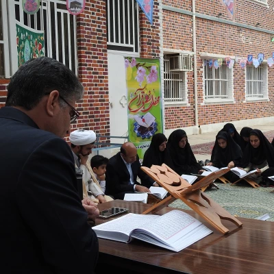 برگزاری محفل انس با قرآن بت ضیفات مهدوی در پردیس آیت اله کمالوند لرستان