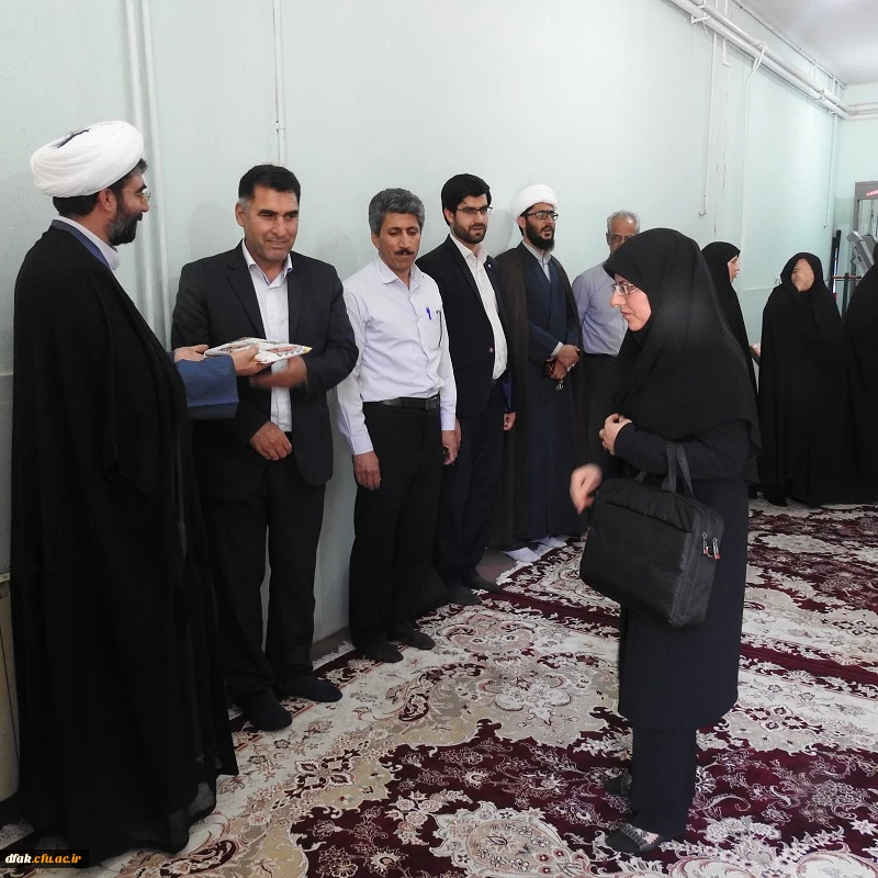 تقدیر از فعالان عرصه نماز پردیس آیت اله کمالوند لرستان