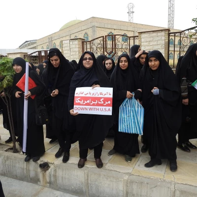 حضور گسترده کارکنان، اساتید و دانشجویان پردیس آیت اله کمالوند در مراسم راهپیمایی 13 آبان