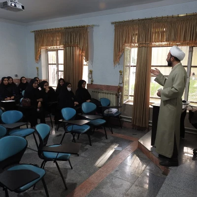 برگزاری کارگاه نماز و مهدویت پردیس آیت اله کمالوند لرستان