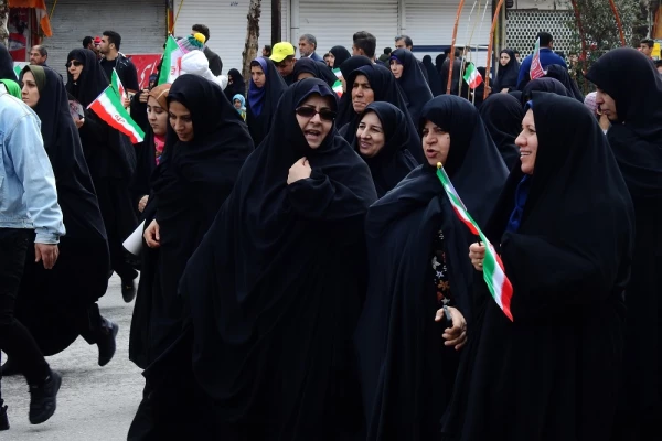 شرکت مسئولین، کارکنان و دانشجویان پردیس آیت اله کمالوند لرستان در راهپیمایی 22 بهمن