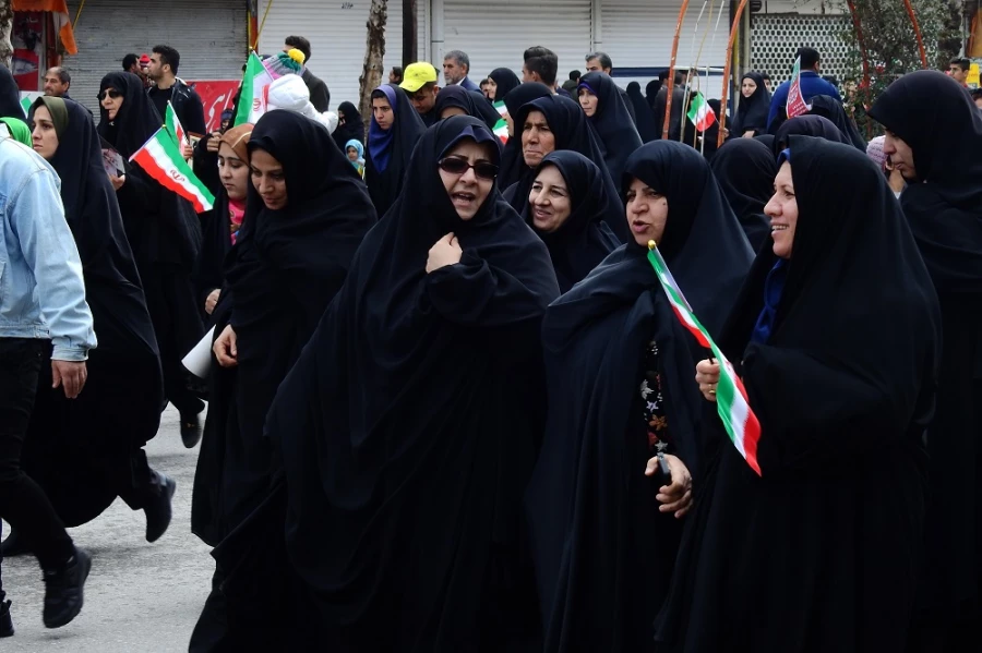 شرکت مسئولین، کارکنان و دانشجویان پردیس آیت اله کمالوند لرستان در راهپیمایی 22 بهمن