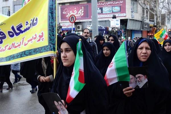 شرکت مسئولین، کارکنان و دانشجویان پردیس آیت اله کمالوند لرستان در راهپیمایی 22 بهمن