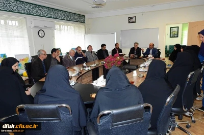 در اولین روز کاری سال جدید برگزار گردید:

حضور سرپرست و معاونت توسعه منابع و امور دانشجویی دانشگاه فرهنگیان استان  در نشست صمیمی سرپرست و کارکنان پردیس