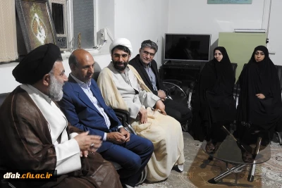 در دفتر نماینده ولی فقیه استان برگزار گردید:

دیدار سرپرست پردیس آیت اله کمالوند لرستان با آیت اله میرعمادی