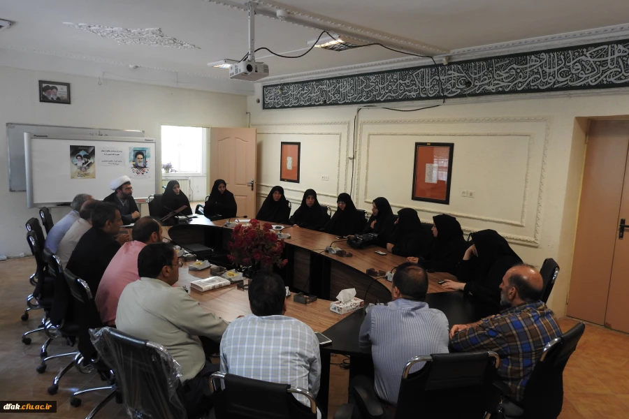 دیدار صمیمی مسئول دفتر نهاد مقام معظم رهبری در دانشگاه فرهنگیان لرستان با مسئولان و کارکنان پردیس