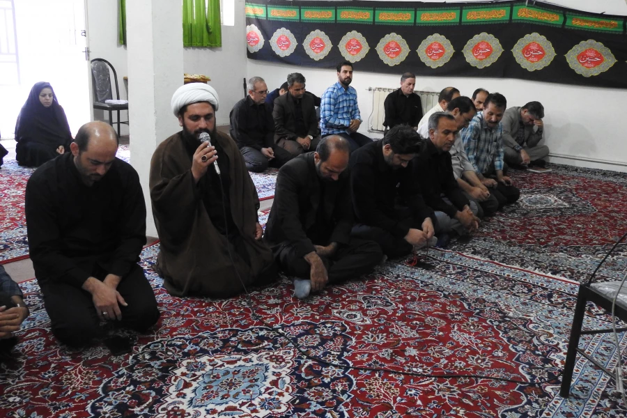 برگزاری مراسم زیارت عاشورا در پردیس آیت اله کمالوند لرستان
