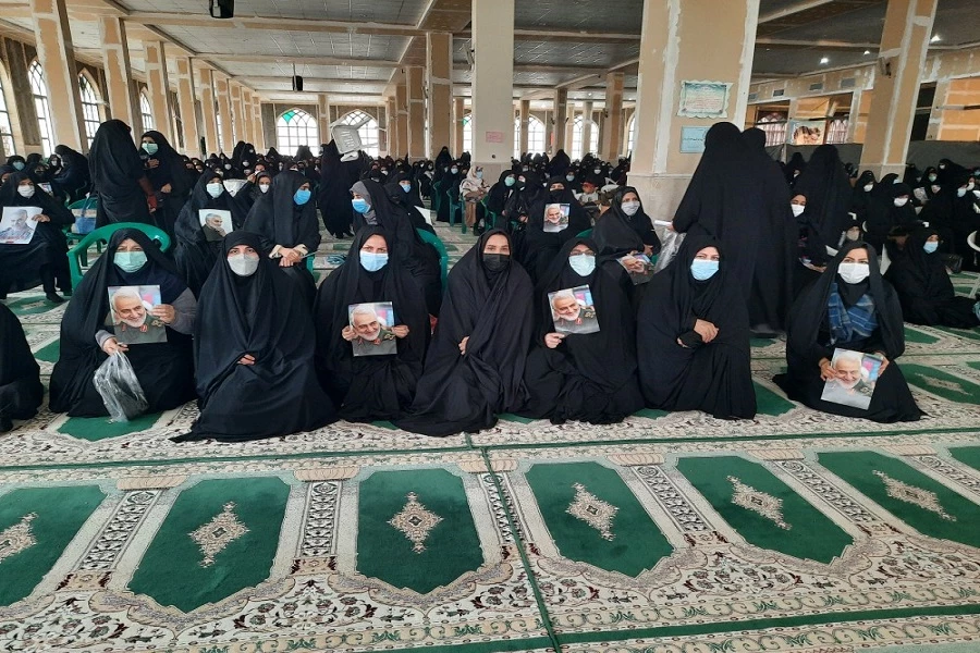 همایش پیاده روی اساتید ، کارکنان و دانشجو معلمان به مناسبت بزرگداشت دومین سالگرد شهید حاج قاسم سلیمانی ( به روایت تصویر ) 2