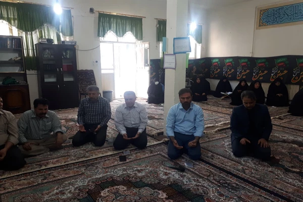 برگزاری مراسم سوگواری و قرائت زیارت عاشورا 
 2