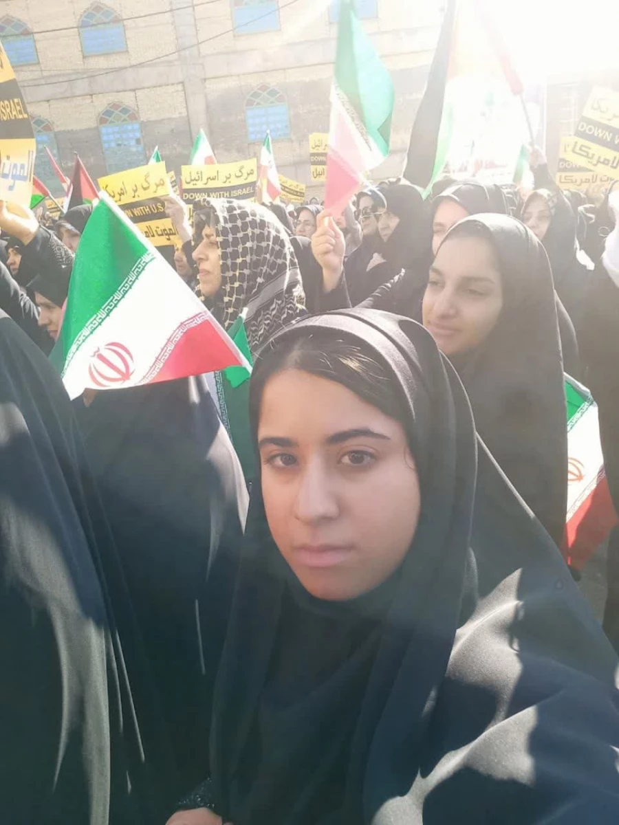 شرکت دانشجویان پردیس آیت الله کمالوند در اجتماع جهانی حمایت از کودکان غزه - مصلای الغدیر1402/8/27 3