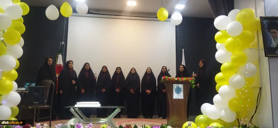 به مناسبت میلاد صاحب الزمان ( عج ) مراسم جشن و مولودی خوانی با حضور دانشجو معلمان ، در سالن اجتماعات دانشگاه برگزار گردیدد  3