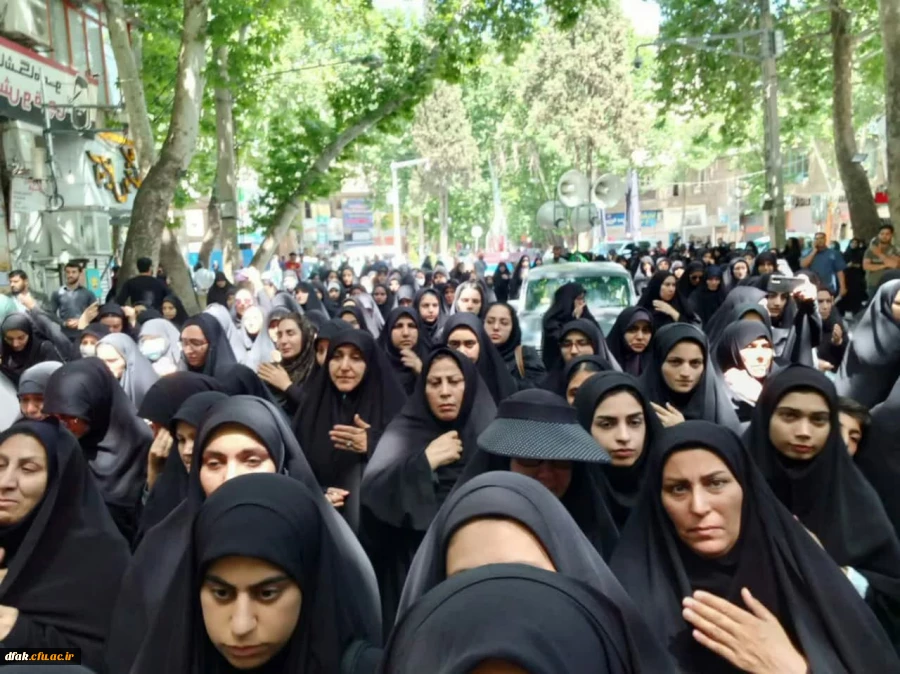 حضور اساتید ،کارکنان و دانشجو معلمان  پردیس آیت الله کمالوند  در مراسم بزرگداشـــــــــت شهادت خادم الرضا (ع)، خادم جمهور ایران، حضرت آیت الله دکتر رئیسی، به همراه وزیر امور خارجه، امام جمعه و استاندار تبریز و تنی چند از همراهان

میدان شهدا _مصلای الغدی