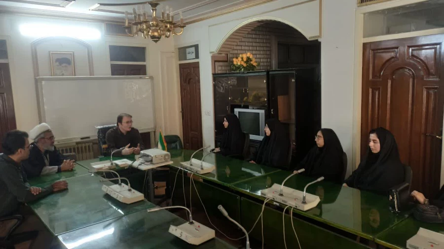 گزارش بازدید دبیر انجمن دانشجویی پژوهش و فناوری دانشگاه فرهنگیان پردیس آیت الله کمالوند از پژوهشکده آموزش و پرورش 3