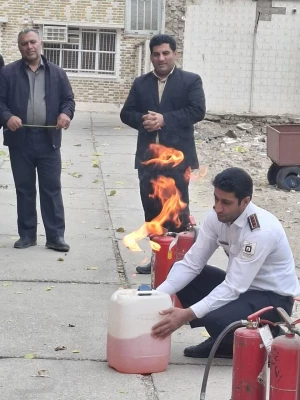 برگزاری کارگاه آموزشی اطفای حریق 4